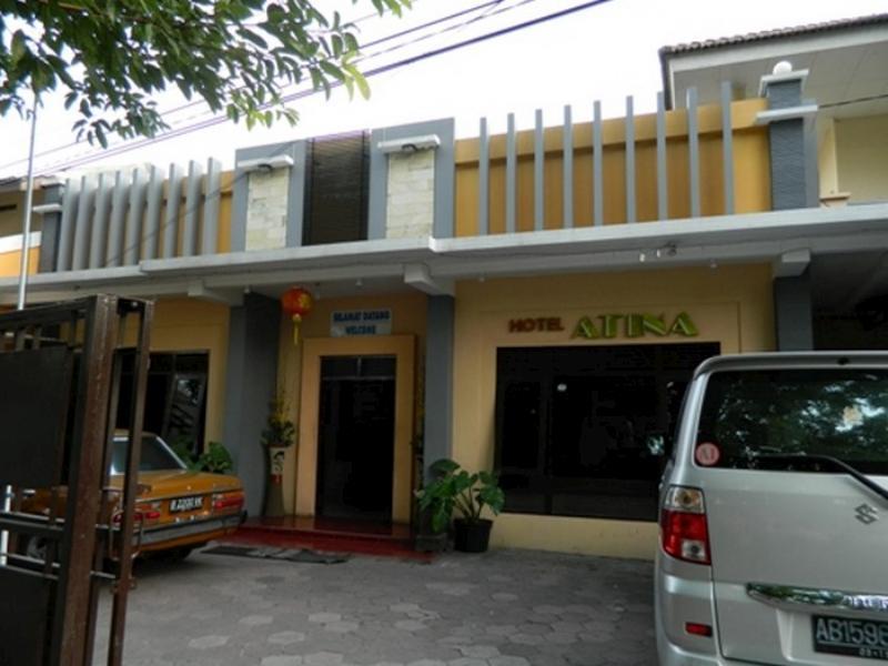 Atina Homestay Surakarta  Exterior photo